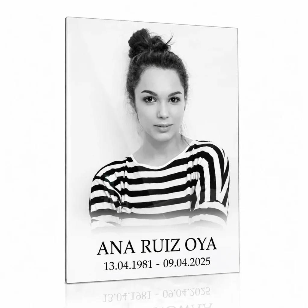 Placa de vidrio para lápida con retrato y nombre y fechas