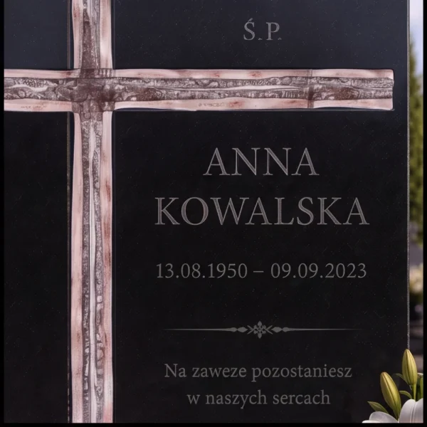 Krzyż asymetryczny na pomniku granitowym z grawerowanym napisem