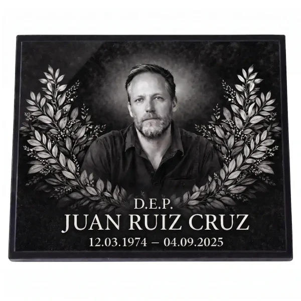 Placa de vidrio con nombre y fechas para lápida con retrato grabado