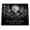 placa de vidrio con nombre y fechas y retrato grabado para lápida