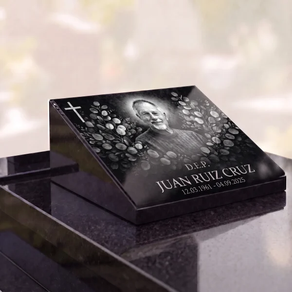 Placa de vidrio para lápida con retrato grabado, cruz y fechas