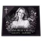 Placa de vidrio para lápida con foto, nombre y fechas grabadas