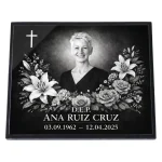Placa de vidrio para lápida con nombre, fechas y retrato grabado