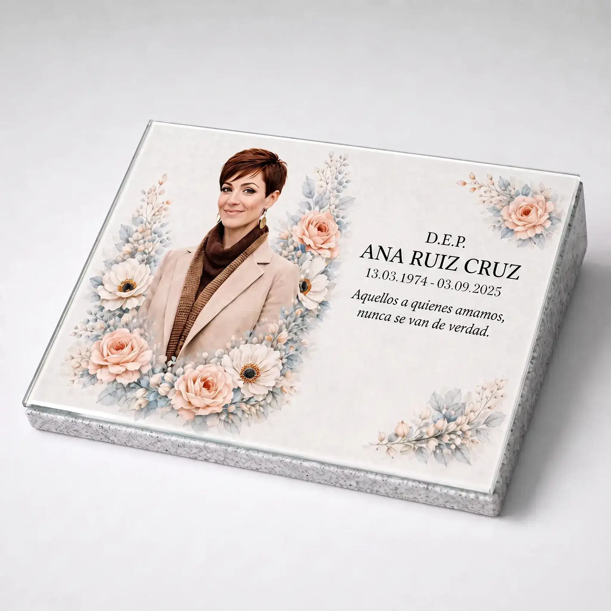 Placa de vidrio templado con foto y flores para lápida Placa de vidrio para lápida con retrato, flores y nombre y fechas