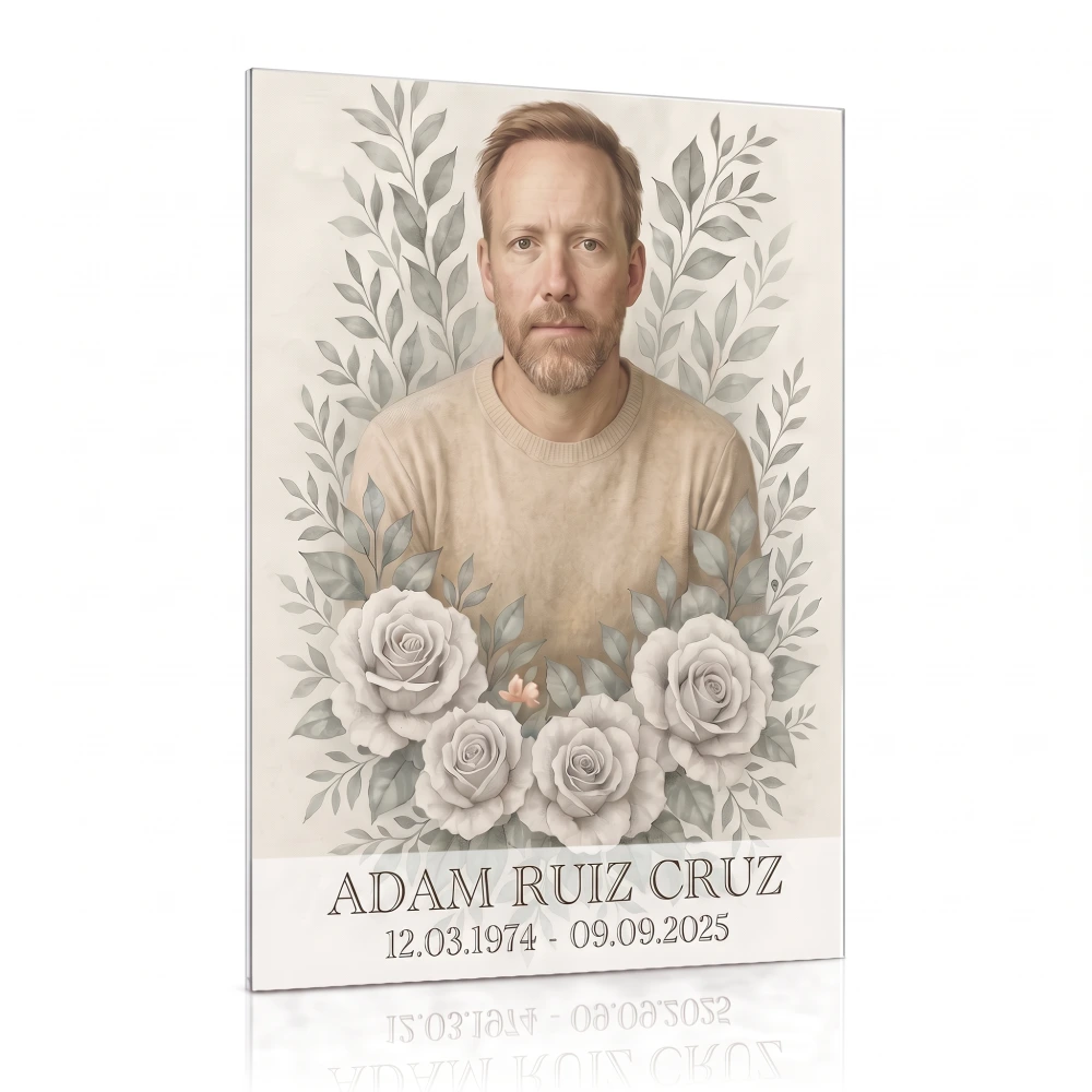Placa de vidrio templado con foto del difunto rodeada de rosas para lápida