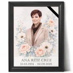 retrato de porcelana para lápida con motivo floral y marco negro
