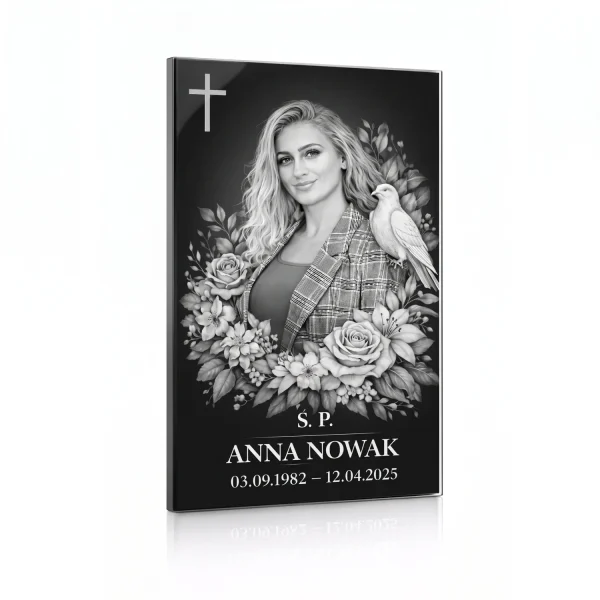 tablica nagrobna szklana ze zdjęciem zmarłego, czarno-biała, z motywem kwiatów i gołębia